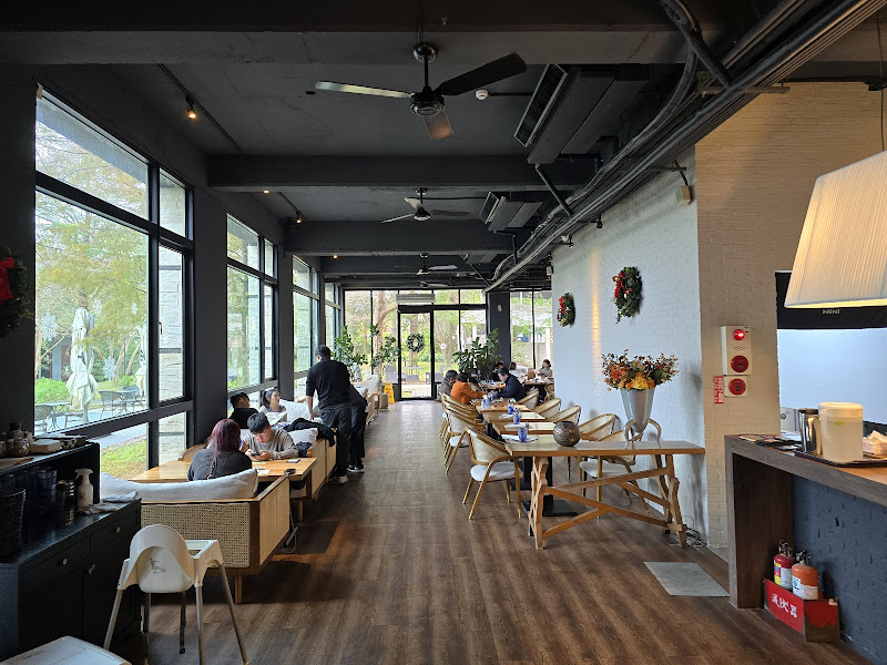 NINI 尼尼南崁店（7-11旁邊）