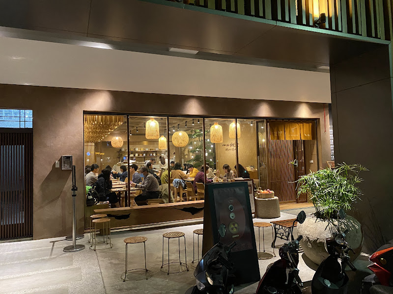 八二親食 三民店