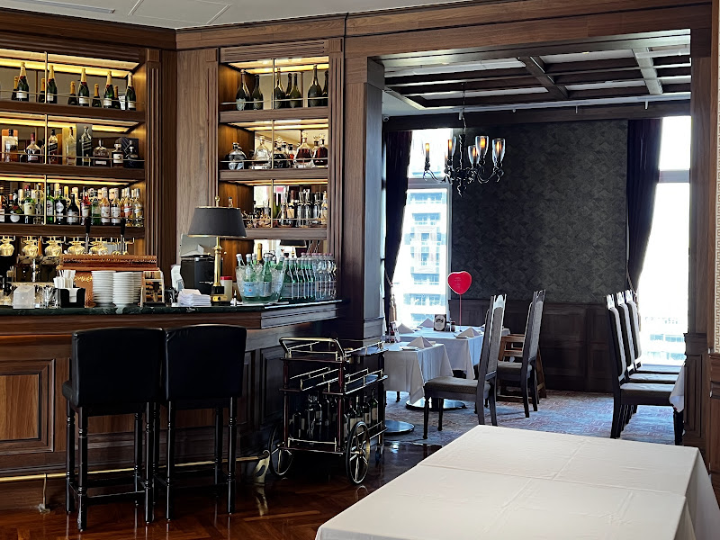 勞瑞斯牛肋排餐廳