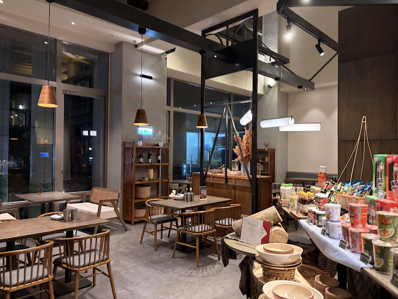 初泰信義象山門市