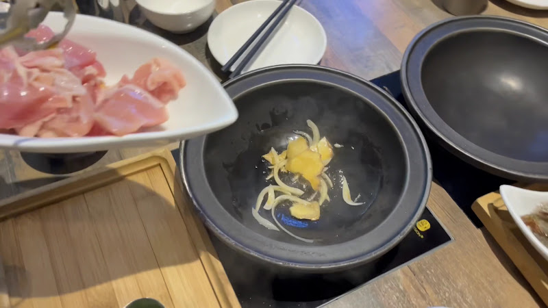 石研室 爆炒石頭火鍋 - 誠品北車店