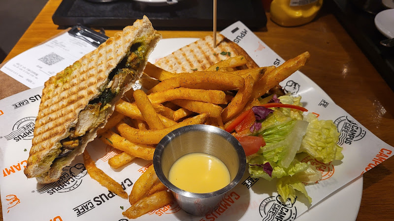 CAMPUS CAFE 站前店