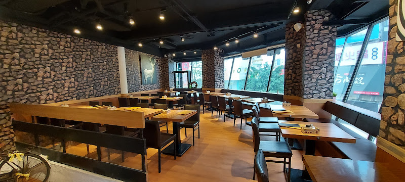 人从众厚切牛排(台北西門店)