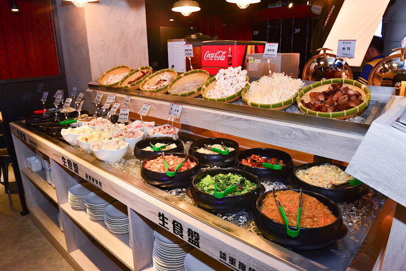 阿豬嘻烤肉村 西門店