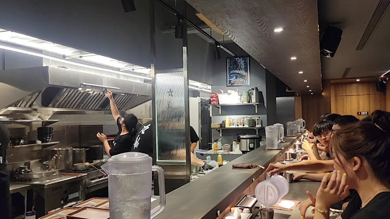 丸舢拉麵 光華店