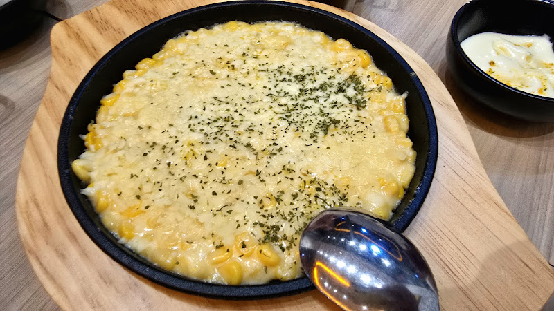 bhc CHICKEN 遠東GARDEN CITY大巨蛋店