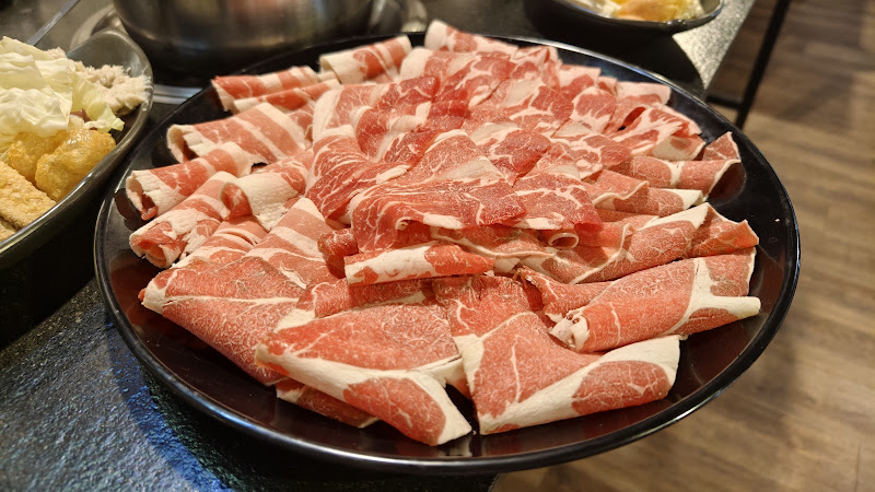 肉多多火鍋 松山健康店