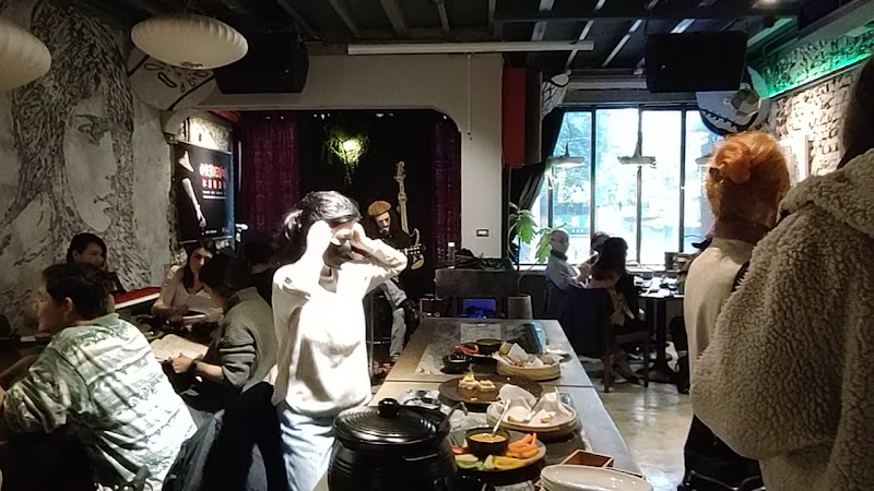 Red Room Rendezvous 紅房餐酒館