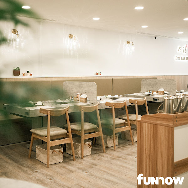 品湯。白色麻辣鍋專賣店