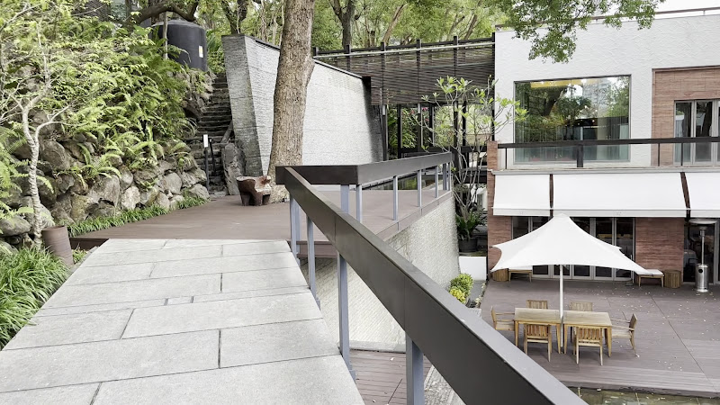 三二行館 (限16歲以上貴賓入館)