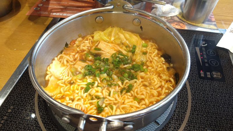 兩餐韓國年糕火鍋 台南店