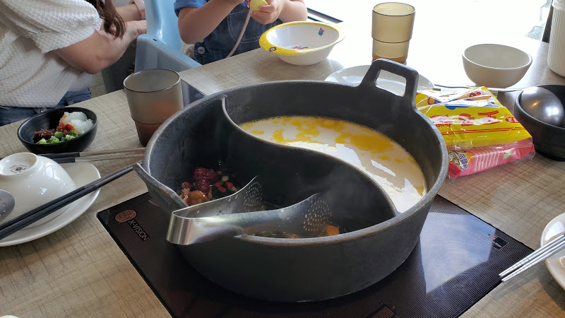 肉多多火鍋-台南怡平店