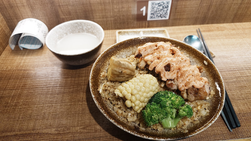 日鏟鐵板燒炒飯（怡東店）