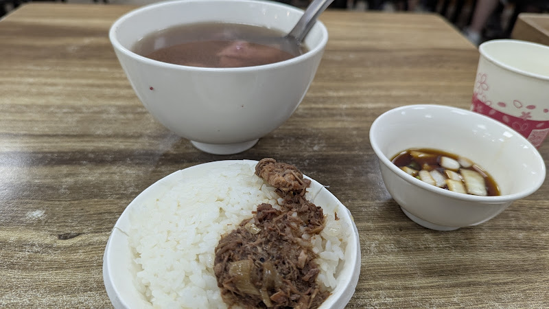 鴻牛溫體牛肉湯-東寧店