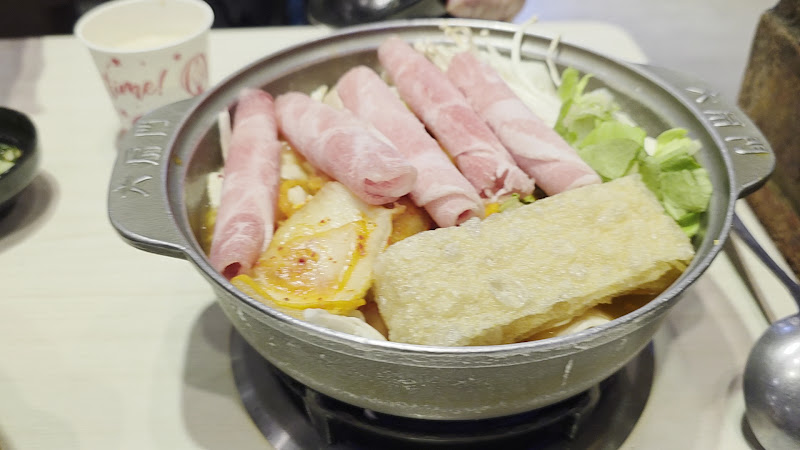 六扇門時尚湯鍋-台南金華店