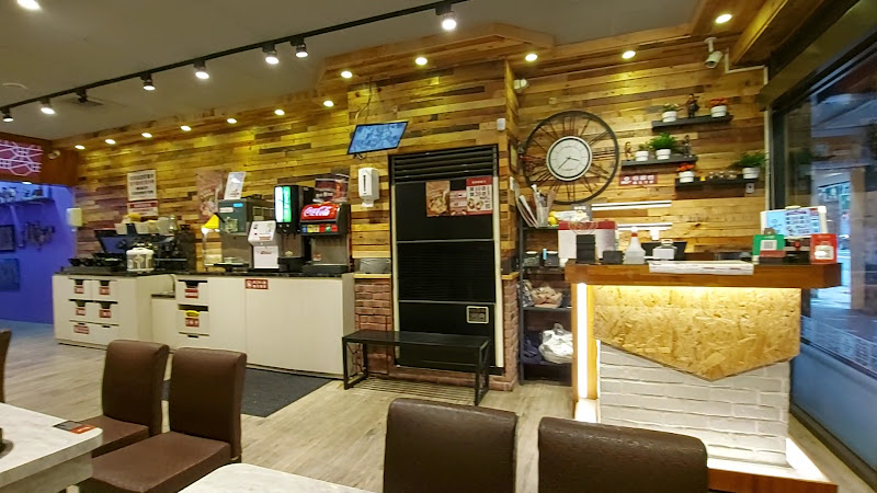 六扇門時尚湯鍋-永和福和店