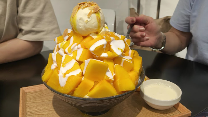 那間賣冰的咖啡店 Blue Lamp Cafe