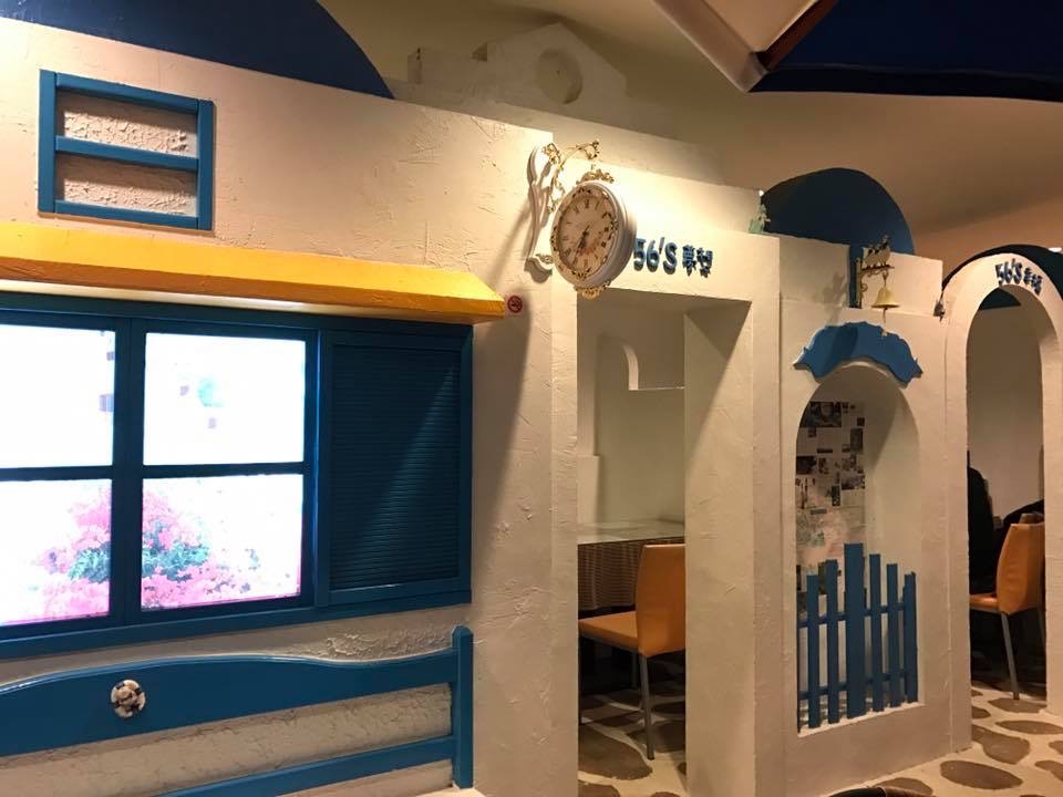 56號藍色公路咖啡廳，冷氣開放，🦙、🦚、🐢、🐎、🐑、🐔🦆、🐱