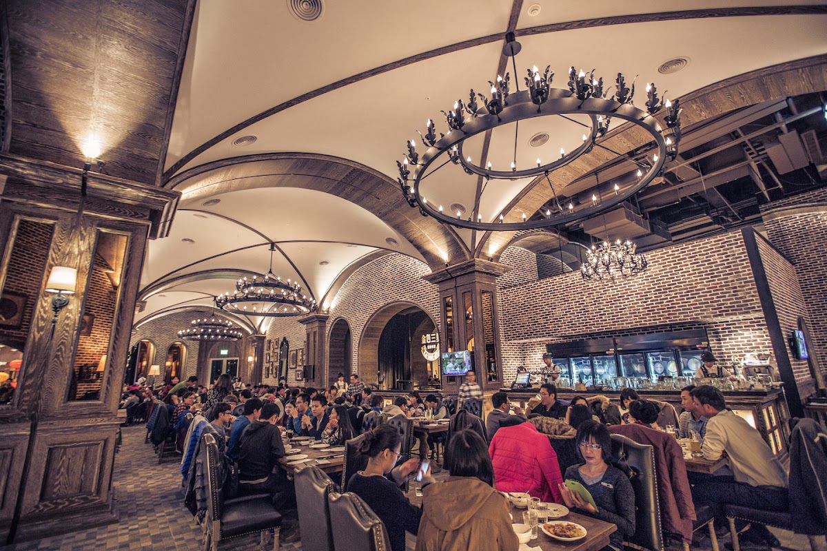 金色三麥 台南南紡店