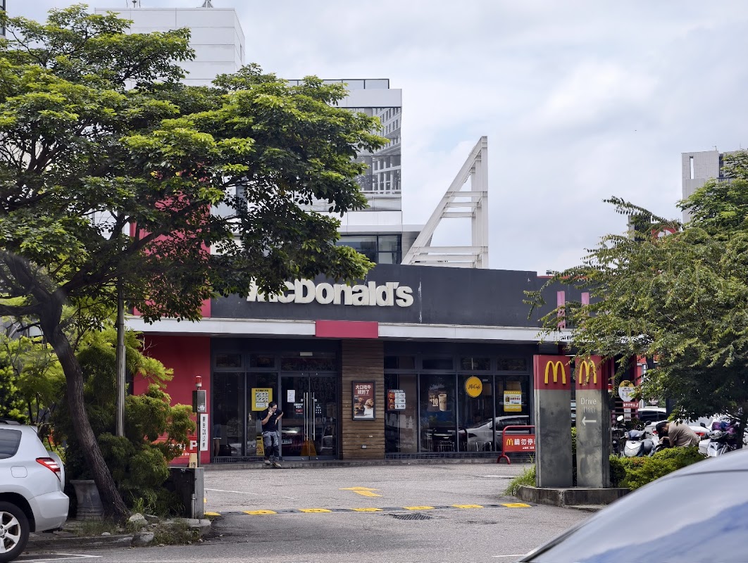 麥當勞-台中五權西二餐廳－設有得來速
